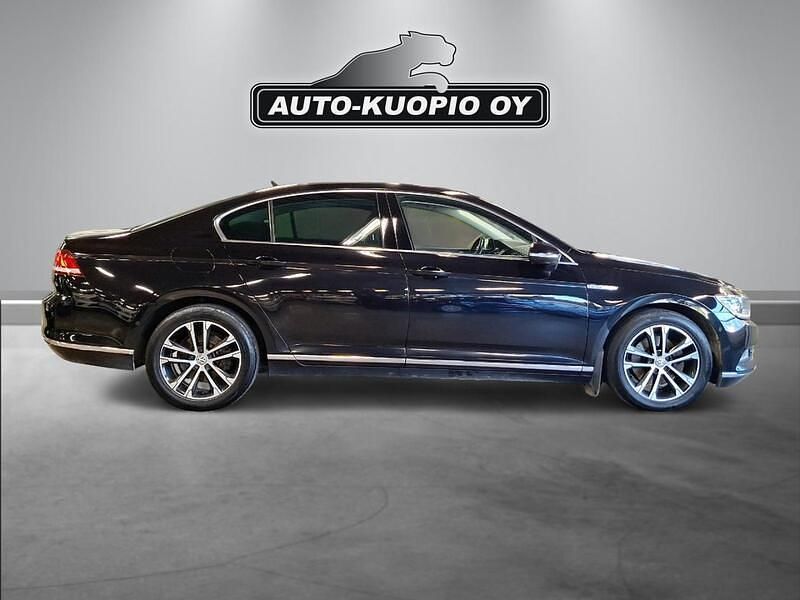 Käytetty VW Passat Comfortline 190 HP (139 kW) 2016 Musta Sedan
