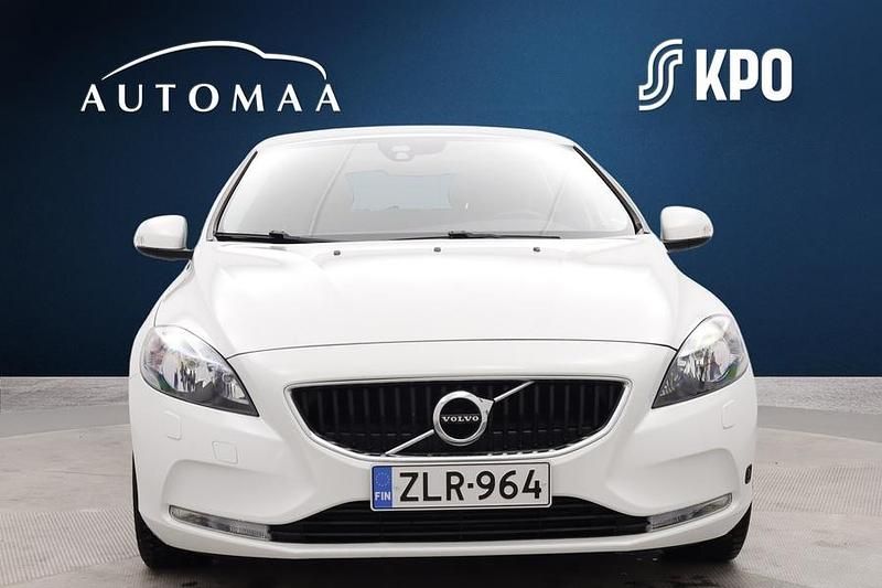 Käytetty Volvo V40 Kinetic 122 HP (89 kW) 2017 Valkoinen Viistoperä