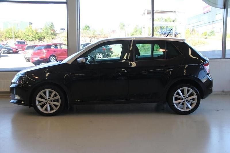 Käytetty Skoda Fabia Style 110 HP (80 kW) 2015 Musta Viistoperä