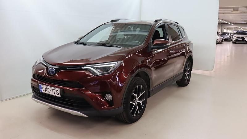 Käytetty 2016 Toyota RAV4 Hybrid Style Katumaasturi | 21 800 € (Hieman kallis) - Kuva 1/4