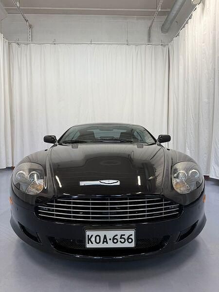 Käytetty Aston Martin DB9 463 HP (340 kW) 2006 Coupe - kaksiovinen