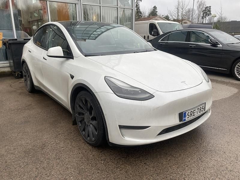Käytetty 2022 Tesla Model Y Performance Katumaasturi | 35 790 € (Perustarjous) - Kuva 1/4