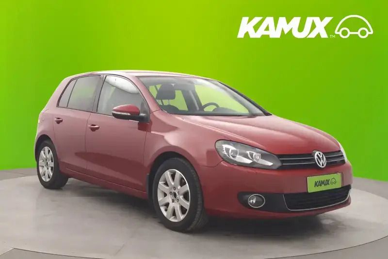 Punainen Käytetty 2011 VW Golf VI Highline Sedan | 9 400 € (Hieman kallis) - Kuva 1/4
