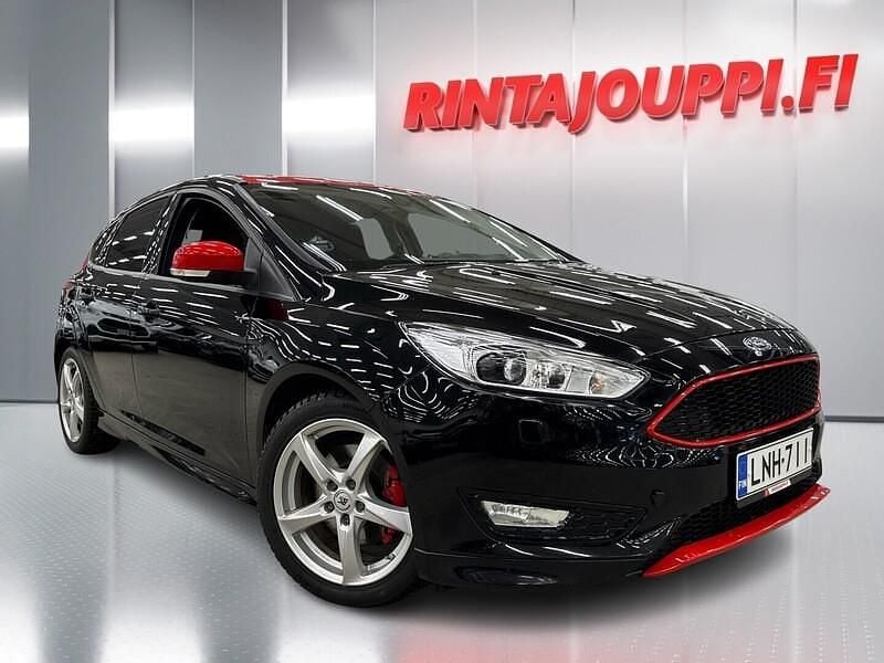 Käytetty Ford Focus 182 HP (133 kW) 2017 Musta Viistoperä