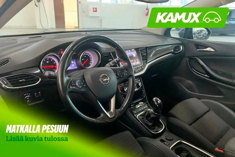 Käytetty Opel Astra Innovation 150 HP (110 kW) 2018 Sininen Sedan