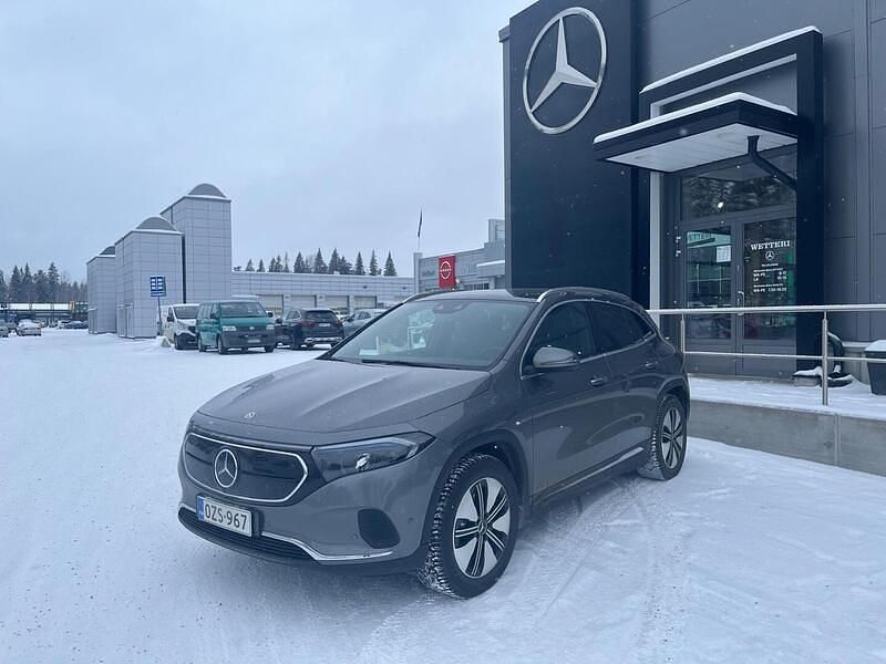 Harmaa Käytetty 2023 Mercedes EQA300 Business Katumaasturi | 36 990 € (Perustarjous) - Kuva 1/2