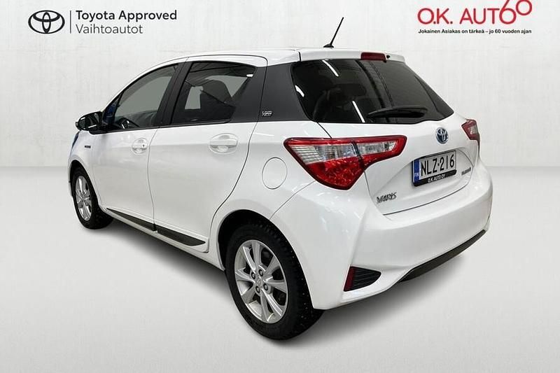 Käytetty Toyota Yaris Hybrid Edition 73 HP (53 kW) 2020 Viistoperä