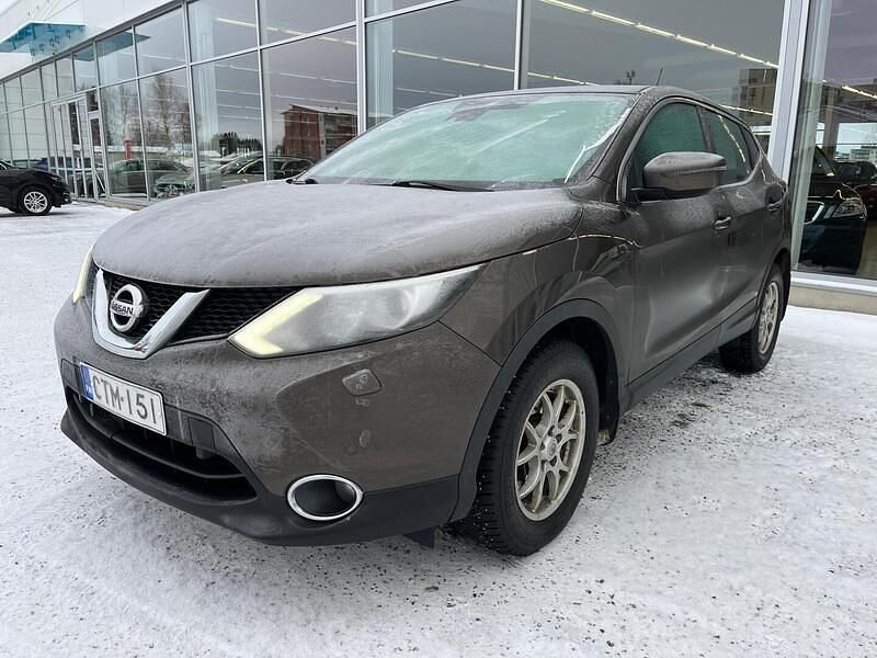 Käytetty Nissan Qashqai Acenta 116 HP (85 kW) 2015 Ruskea Katumaasturi