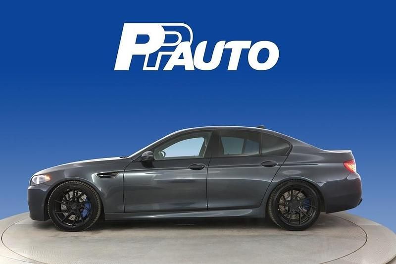 Käytetty BMW M5 2012 Harmaa Sedan