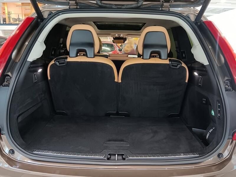 Käytetty Volvo XC90 Inscription 320 HP (235 kW) 2016 Katumaasturi