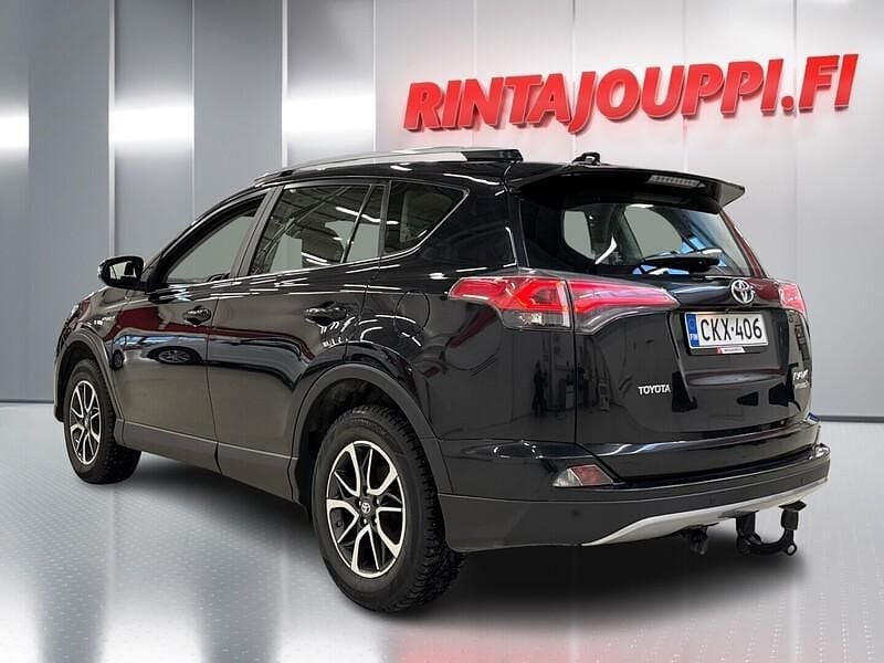 Käytetty Toyota RAV4 Hybrid Edition 155 HP (114 kW) 2018 Katumaasturi