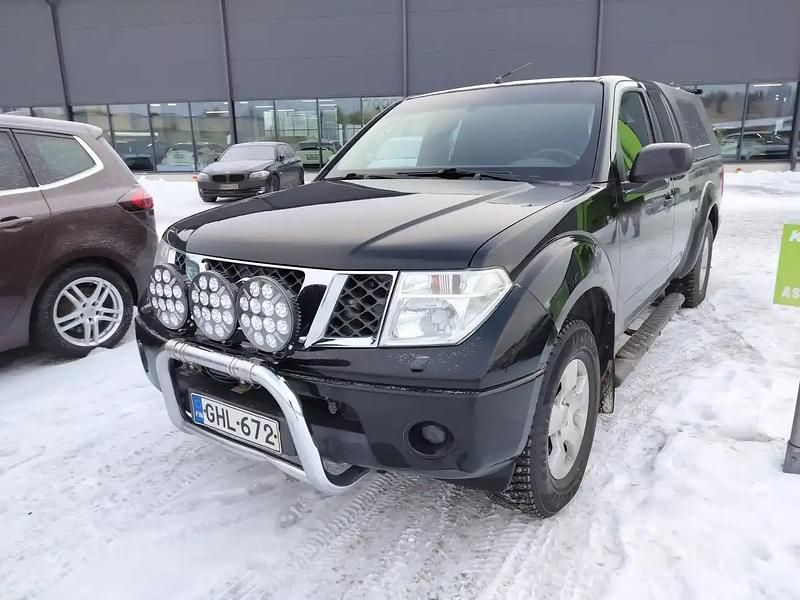 Käytetty Nissan Navara 171 HP (125 kW) 2007 Musta Nouto