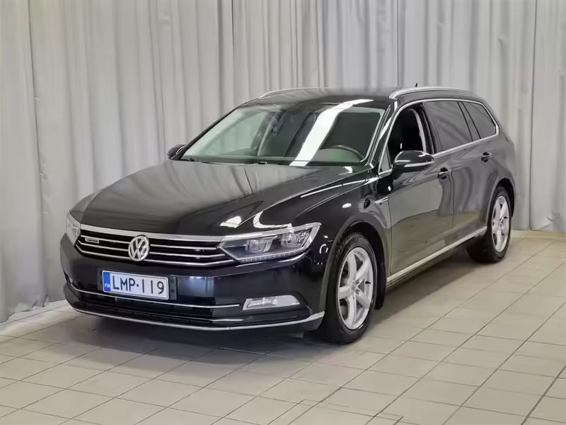 Musta Käytetty 2015 VW Passat Highline Farmari | 23 900 € - Kuva 1/4