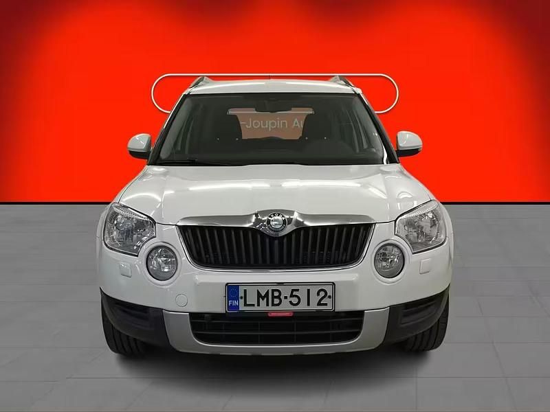 Käytetty Skoda Yeti Adventure 105 HP (77 kW) 2013 Katumaasturi