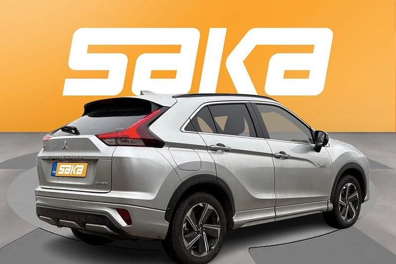 Käytetty Mitsubishi Eclipse Cross Instyle 185 HP (136 kW) 2022 Katumaasturi