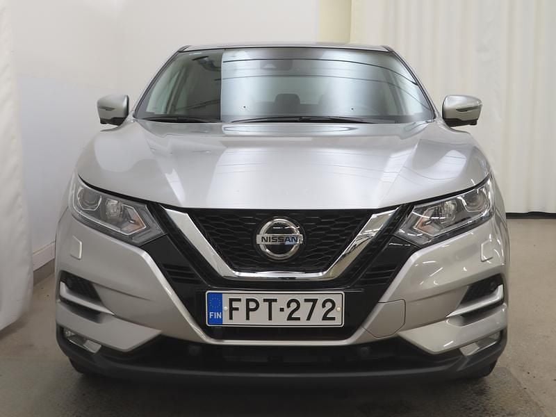 Käytetty Nissan Qashqai N-Connecta 159 HP (116 kW) 2020 Hopea Katumaasturi