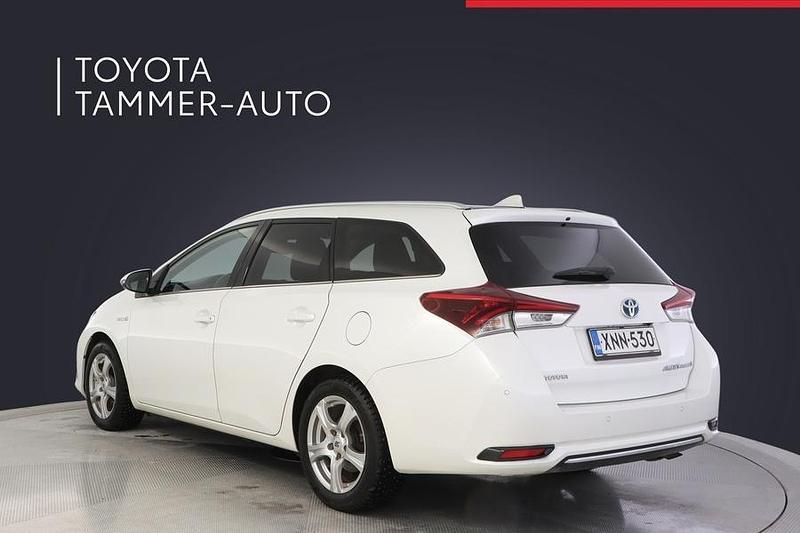 Käytetty Toyota Auris Touring Sports Premium 99 HP (72 kW) 2015 Valkoinen Farmari