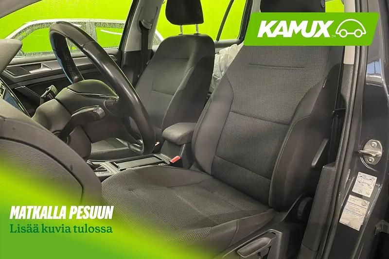 Käytetty VW Golf VII Comfortline 105 HP (77 kW) 2014 Hopea / harmaa Farmari