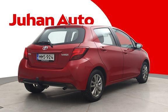 Käytetty Toyota Yaris Multidrive S 99 HP (72 kW) 2016 Punainen Viistoperä
