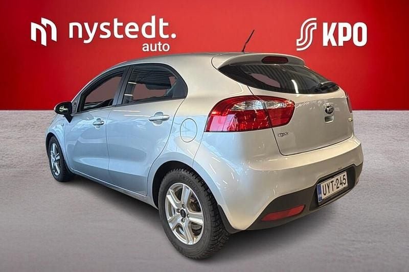 Käytetty Kia Rio LX 86 HP (63 kW) 2014 Hopea Viistoperä