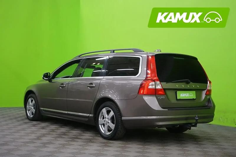 Käytetty Volvo V70 Momentum 163 HP (119 kW) 2011 Hopea / harmaa Farmari