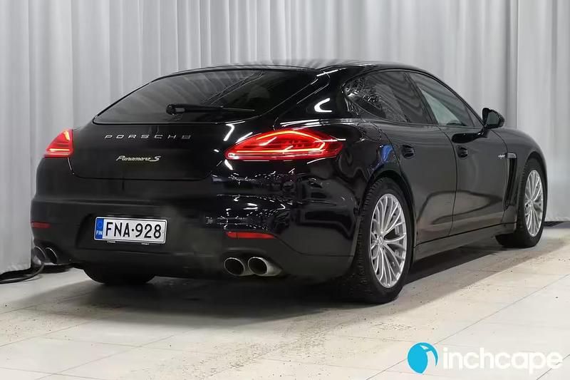 Käytetty Porsche Panamera S E-Hybrid 333 HP (244 kW) 2014 Sedan