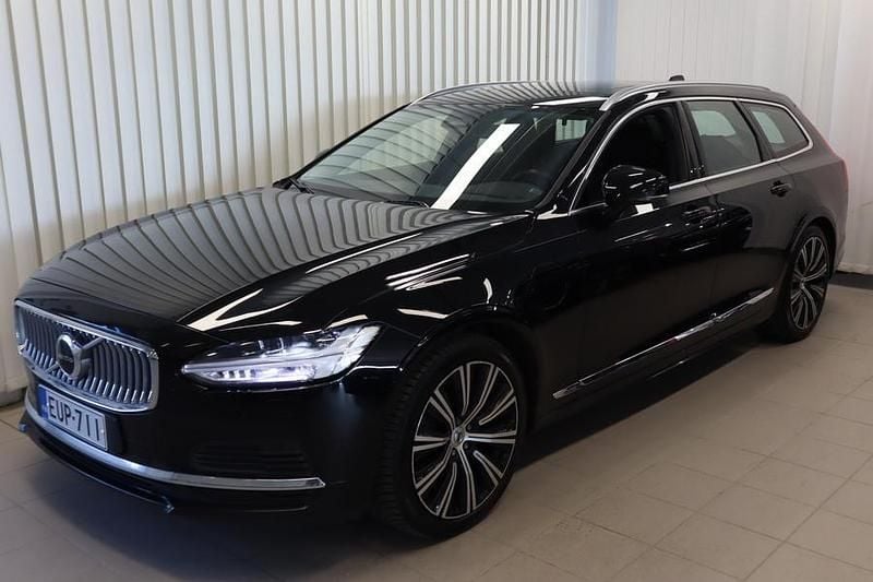 Musta Käytetty 2023 Volvo V90 Plus Farmari | 32 900 € (Hyvä tarjous) - Kuva 1/4