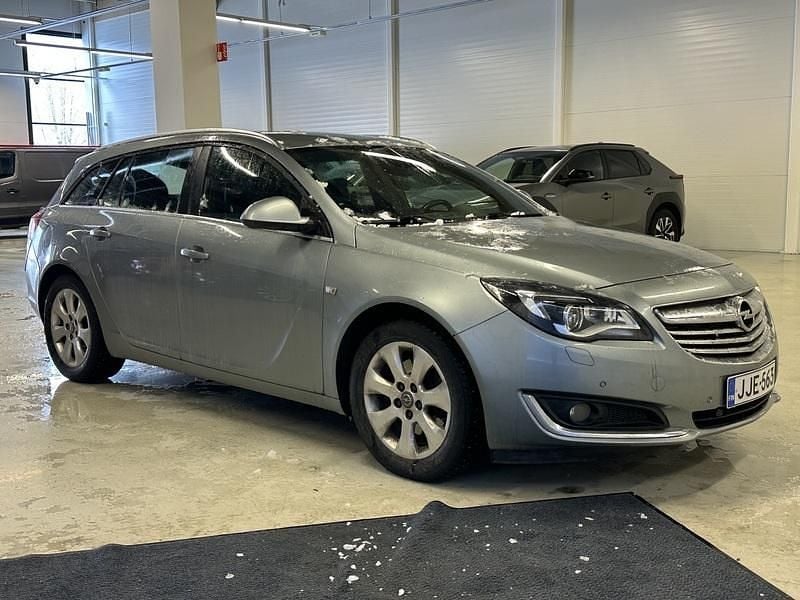 Käytetty Opel Insignia Edition 163 HP (119 kW) 2015 Farmari