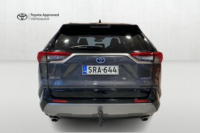 Käytetty Toyota RAV4 Hybrid Style 218 HP (160 kW) 2020 2qz Katumaasturi