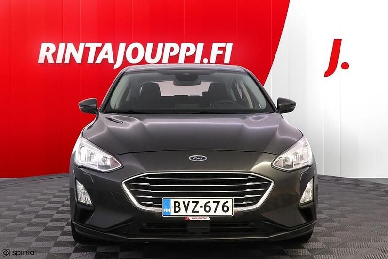 Käytetty Ford Focus Titanium 125 HP (91 kW) 2019 Harmaa Viistoperä