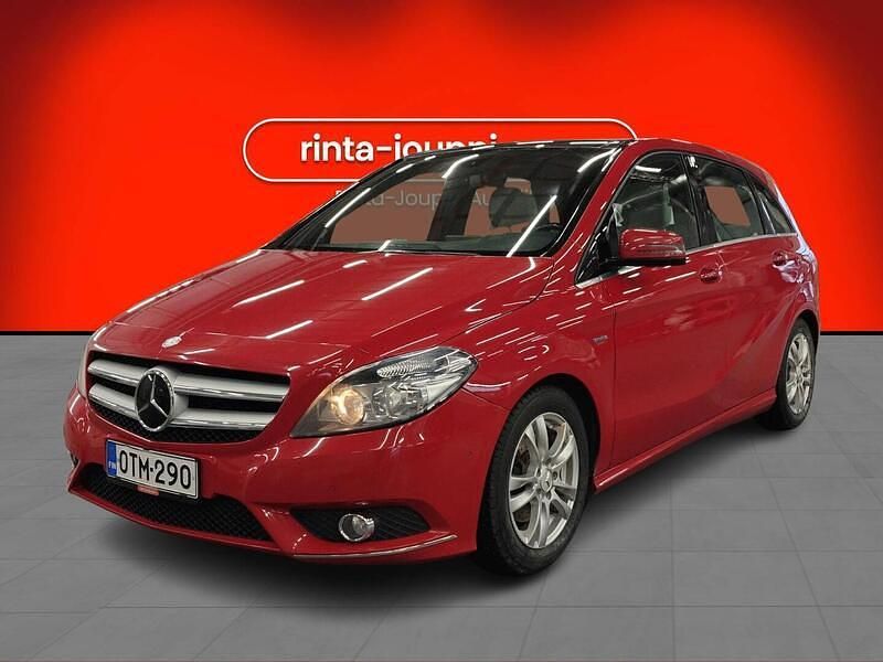 Punainen Käytetty 2012 Mercedes B180 Business Tila-auto | 11 390 € (Perustarjous) - Kuva 1/3