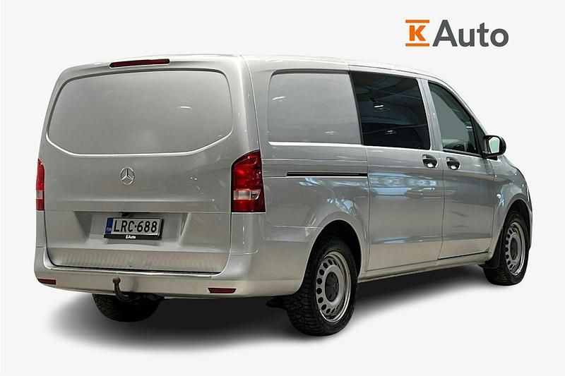 Käytetty Mercedes Vito Edition 136 HP (100 kW) 2022 Harmaa Van