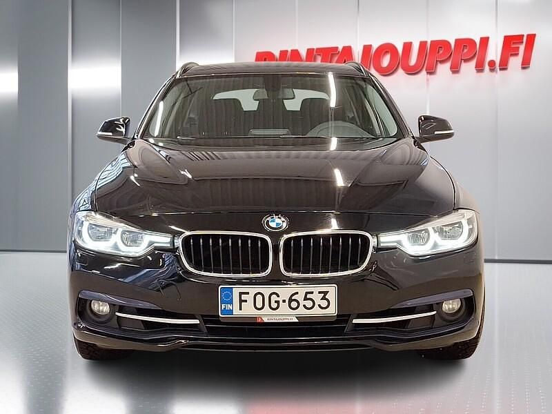 Käytetty BMW 330 252 HP (185 kW) 2016 Musta Farmari
