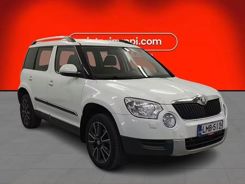 Käytetty Skoda Yeti Adventure 105 HP (77 kW) 2013 Katumaasturi