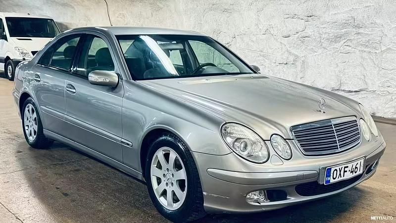 Käytetty Mercedes E200 Business 122 HP (89 kW) 2003 Sedan