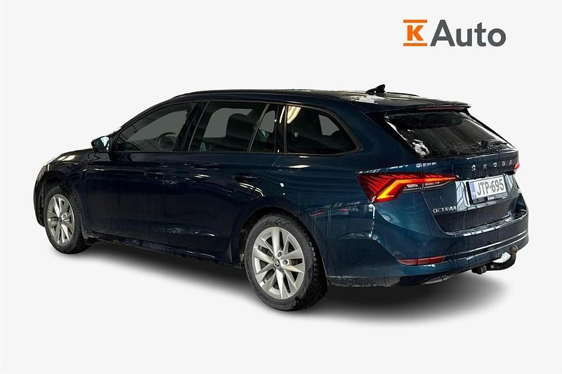 Käytetty Skoda Octavia Style 204 HP (150 kW) 2022 Sininen Farmari