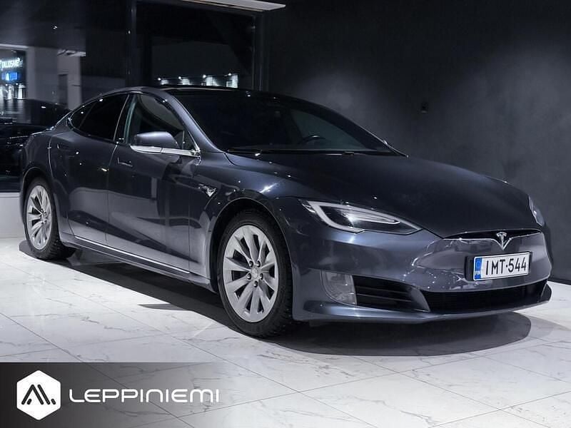 Käytetty Tesla Model S 235 kW (320 HP) 2017 Viistoperä
