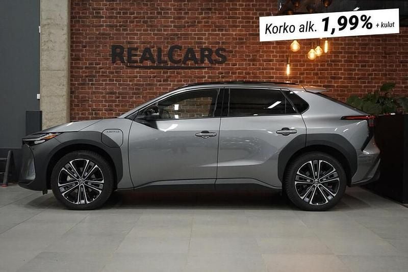 Käytetty Toyota bZ4X 252 kW (343 HP) 2022 Katumaasturi