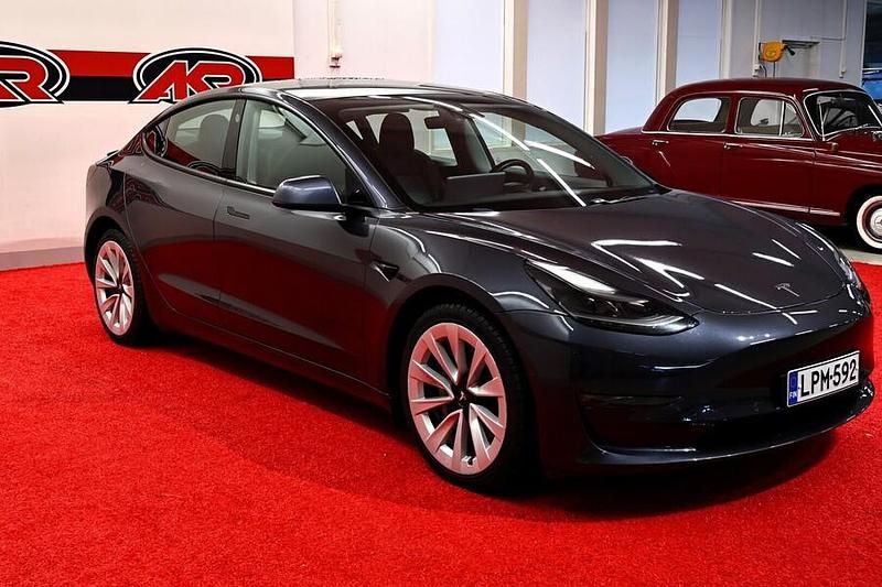 Käytetty Tesla Model 3 258 kW (351 HP) 2021 Harmaa Sedan