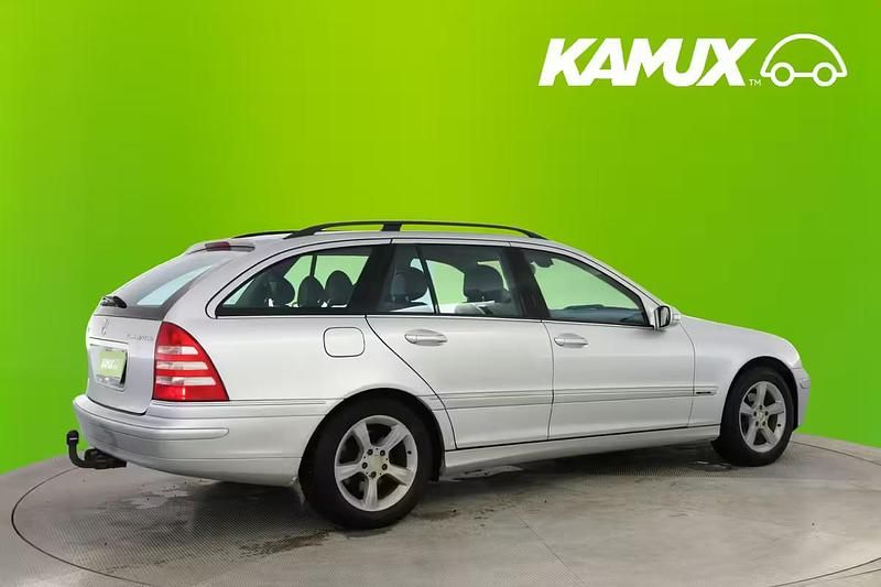 Käytetty Mercedes C180 143 HP (105 kW) 2006 Hopea / harmaa Farmari