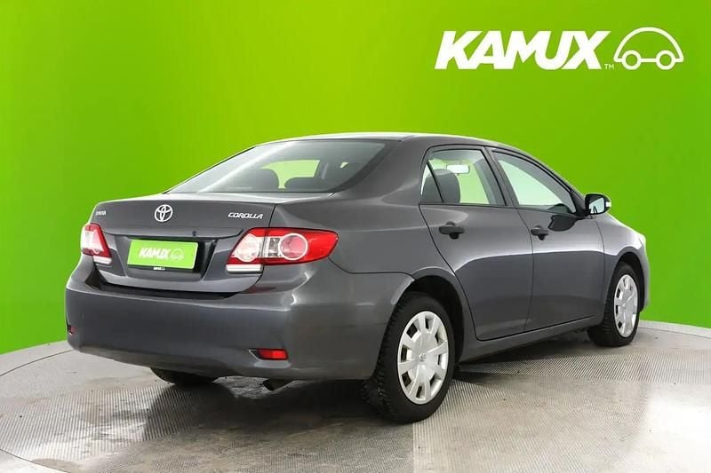 Käytetty Toyota Corolla Terra 99 HP (72 kW) 2011 Hopea / harmaa Sedan