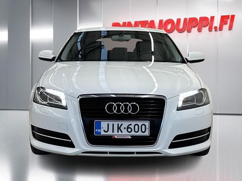 Käytetty Audi A3 Sportback Attraction 105 HP (77 kW) 2011 Viistoperä