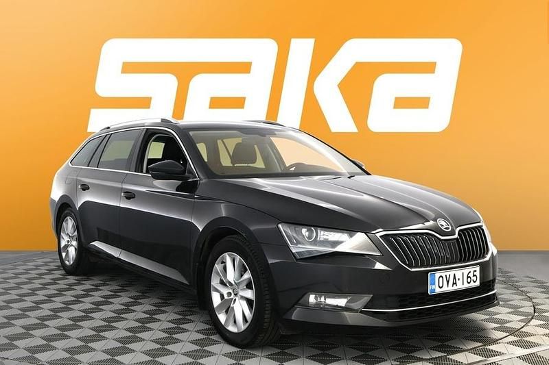 Musta Käytetty 2017 Skoda Superb Farmari | 19 900 € (Supertarjous) - Kuva 1/3