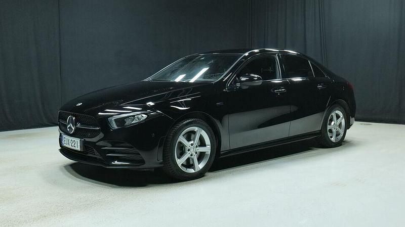 Käytetty Mercedes A250 Business 160 HP (117 kW) 2021 Musta Sedan