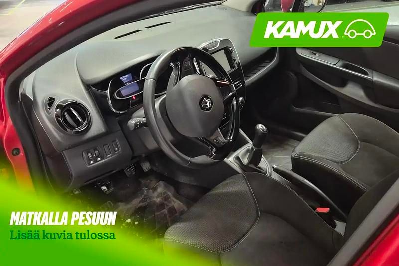 Käytetty Renault Clio GrandTour Expression 90 HP (66 kW) 2013 Punainen Farmari