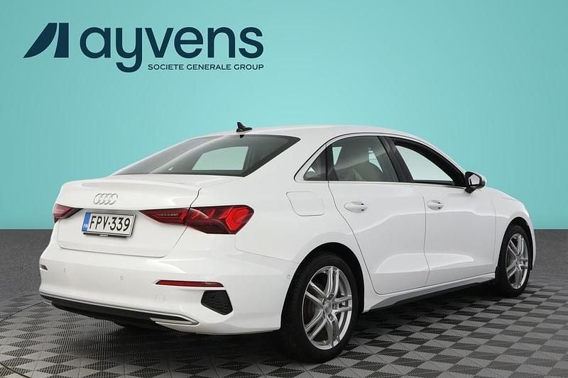 Käytetty Audi A3 Advanced 150 HP (110 kW) 2021 Valkoinen Sedan