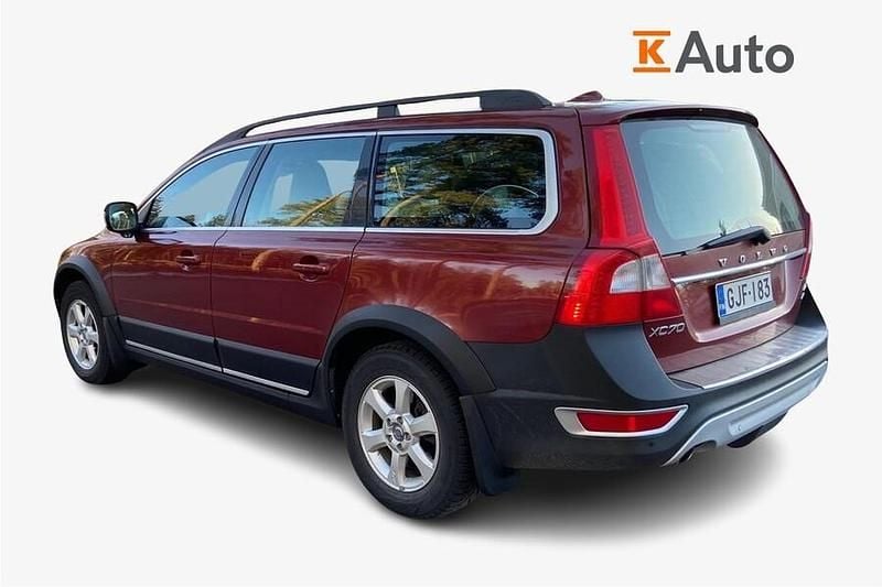 Käytetty Volvo XC70 Summum 205 HP (150 kW) 2010 Punainen Farmari