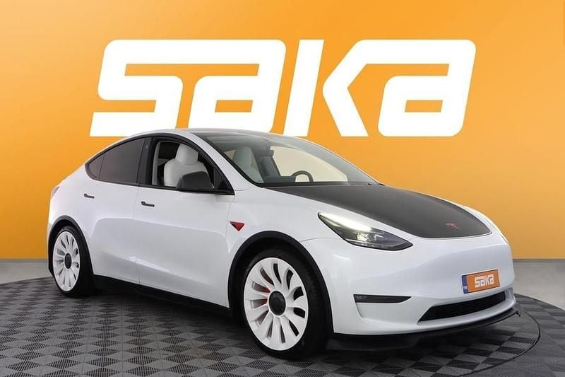 Käytetty Tesla Model Y Performance 336 kW (457 HP) 2024 Katumaasturi
