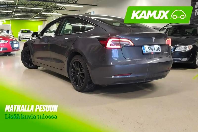 Käytetty Tesla Model 3 339 kW (462 HP) 2022 Hopea / harmaa Sedan