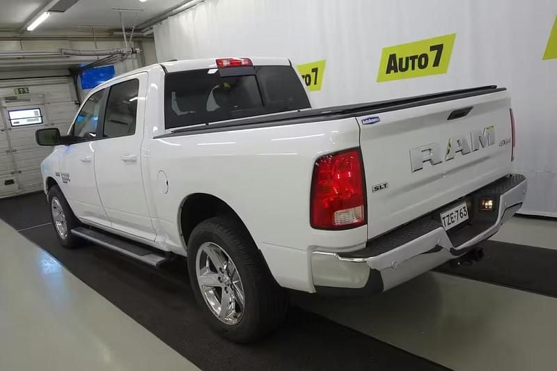 Käytetty Dodge Ram 401 HP (294 kW) 2020 Met. musta Nouto